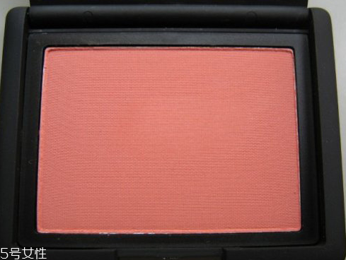 nars腮紅哪個(gè)色系顯白？nars腮紅全試色