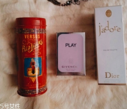 紀(jì)梵希和范思哲誰高檔？范思哲真正的奢侈品