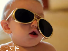 Jasper戴墨鏡，這樣扮酷讓孩子更自信！
