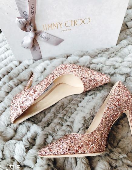 jimmy choo鞋子好穿嗎？高跟鞋界的傳奇之作
