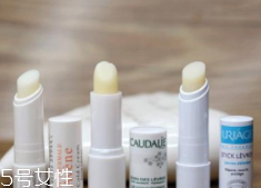 潤(rùn)唇膏能用多長(zhǎng)時(shí)間？打開后只能用3個(gè)季度