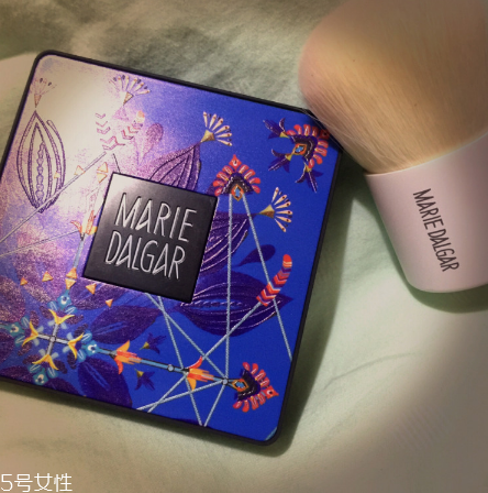 瑪麗黛佳蜜粉餅好用嗎？性價比較高的國產(chǎn)化妝品