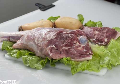 凍了一年的肉能吃嗎？請謹(jǐn)慎食用