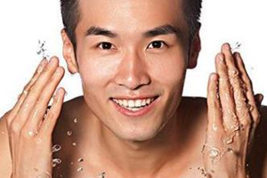 男士護(hù)膚品有什么特別之處？男性出油是女性的2倍