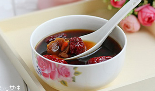 赤砂糖就是紅糖嗎？教你辨別真假紅糖