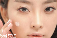 妝前乳主要成分是什么？是硅靈讓臉滑滑的