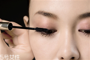 內(nèi)眼線會(huì)傷眼睛嗎？九種可愛(ài)的眼線畫(huà)法