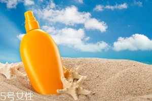 防曬霜為什么會過敏？二苯酮-3風險大