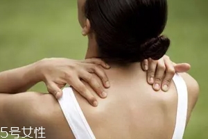 肩膀痛是肝癌信號(hào)嗎？反復(fù)不見好要警惕