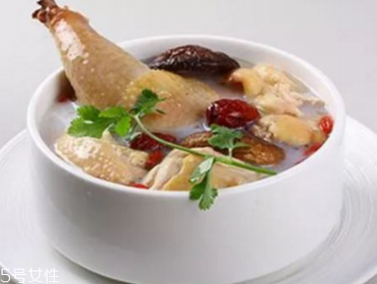 什么人不適合喝雞湯？雞湯雖好但這些人卻無(wú)福消受