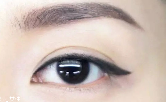 新手適合眼線液還是眼線筆？史上最全眼線誤區(qū)