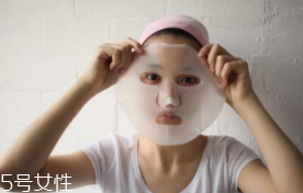 面膜燙一燙再敷可以嗎？會(huì)破壞精華成分