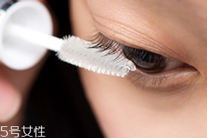 睫毛增長(zhǎng)液會(huì)反彈嗎？害怕重新變短