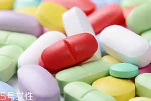 阿莫西林可以空腹吃嗎？飯前飯后很重要