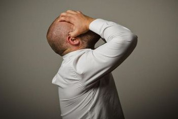 經常性頭暈頭痛怎么辦？這些食物千萬別吃
