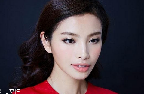 眼線液哪個牌子好用不暈染？眼角下垂畫眼線圖解 
