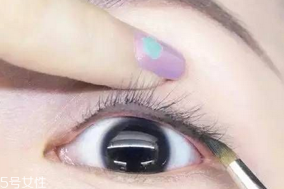 怎么畫眼線讓眼睛自然又有神？畫眼線必學(xué)基本步驟
