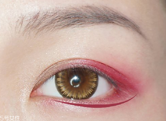 如何畫出完美眼線？一分鐘學會四種眼線畫法