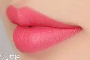 蜜粉可以用在唇部嗎？蜜粉可打造霧面雙唇