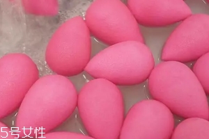美妝蛋用前要沾濕嗎？美妝蛋不能直接用