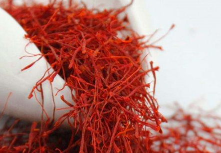 藏紅花泡腳會不會上火？藏紅花性平和一般不上火