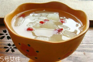 冰糖雪梨是熱喝還是涼喝好？冰糖雪梨怎么做？