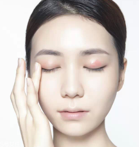 眼影怎么畫會自然好看？眼影顏色這樣搭配最好看