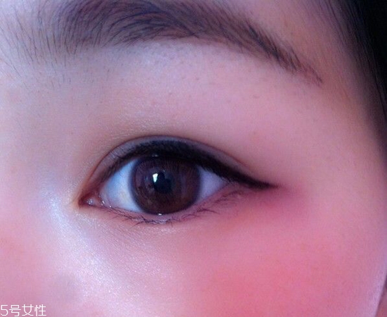 內(nèi)雙怎么畫眼線？?jī)?nèi)雙眼皮畫眼妝技巧