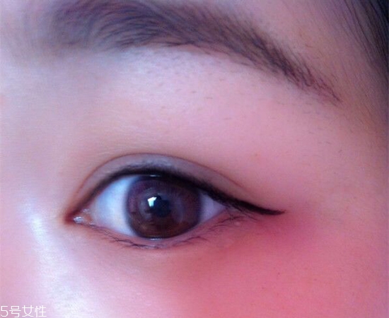 內(nèi)雙怎么畫眼線？?jī)?nèi)雙眼皮畫眼妝技巧