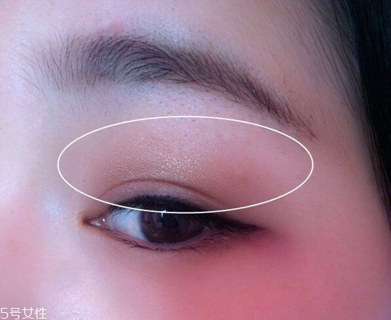 內(nèi)雙怎么畫眼線？?jī)?nèi)雙眼皮畫眼妝技巧