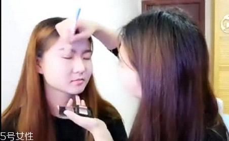內(nèi)雙怎么畫眼線？?jī)?nèi)雙眼皮畫眼妝技巧