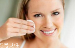 卸妝油哪種成分最好？3種類型任君挑選