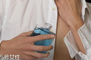 男士香水什么時(shí)候噴最好？出門前二十分鐘