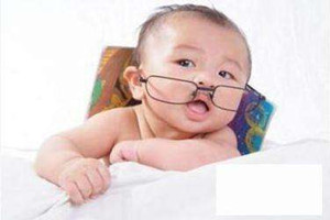 怎樣防止嬰幼兒弱視問題？三種方法合理預(yù)防