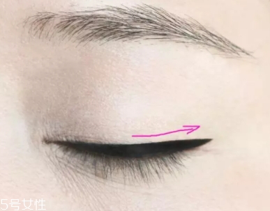 眼線筆怎么用？圖解基本的步驟