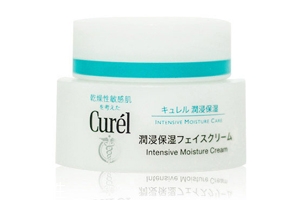 Curel乳霜早晚都能用嗎？夜間用最好