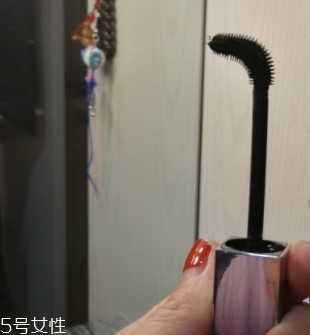 美寶蓮彎彎睫毛膏怎么樣？新品首發(fā)彎彎睫毛膏評(píng)測(cè)