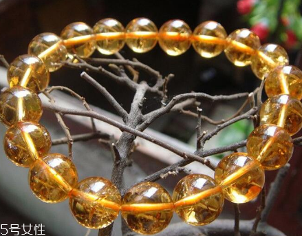 黃水晶可以戴著睡覺嗎？這些情況下不適合佩戴