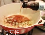 沒(méi)有冰箱臘腸怎么保存？懸掛陰涼通風(fēng)處