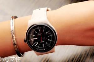 swatch手表怎么調(diào)日期和時(shí)間？