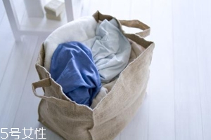 內(nèi)褲和襪子一起洗會有哪些危害？分情況對待