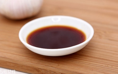 開(kāi)眼角后哪些食物要忌口？開(kāi)眼角后吃這些能促進(jìn)傷口修復(fù)