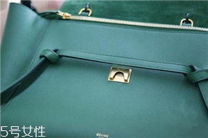 celine鯰魚包怎么打開？個大量輕難怪超模都愛它