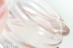 眼部凝膠和眼霜哪個(gè)好？眼部凝膠和眼霜不僅是質(zhì)地區(qū)別