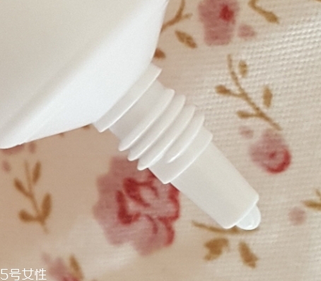 眼部凝膠什么時候用？更加推薦晚上用