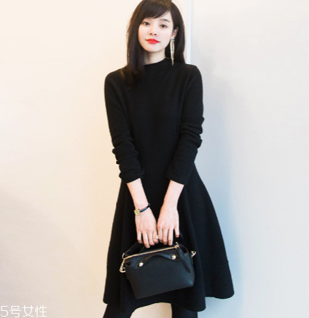 怎么穿衣服有女人味？跟著她學就對了