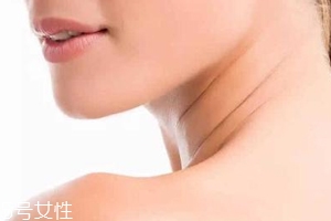 頸紋是怎么產生的？比面部肌膚更加脆弱