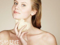 頸紋霜怎么選擇？視黃醇等成分有作用