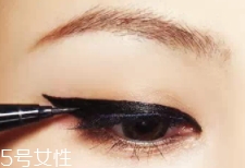眉粉可以畫眼線嗎？