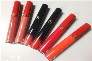 阿瑪尼黑管紅管哪個好？打造鮮艷欲滴的動人雙唇